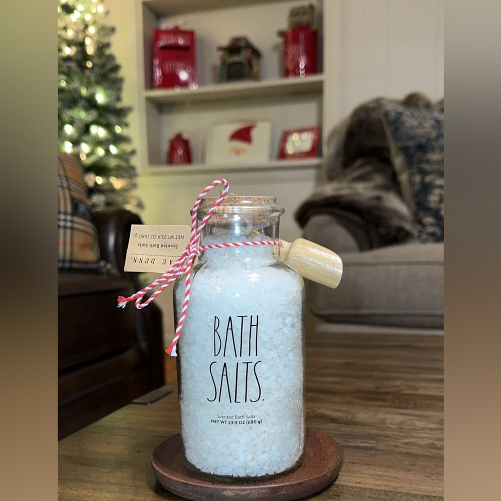 NWT Rae Dunn 2025 Eucalyptus Scented Bath Salts Glass Jar w/wooden scoop 23.9oz